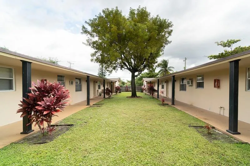 181 NW 42nd Street #2 Oakland Park, FL 33309