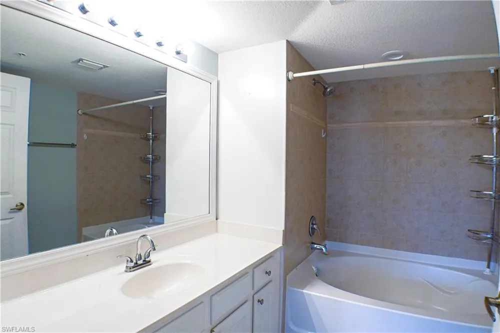 4135 residence Drive #620 Fort Myers, FL 33901