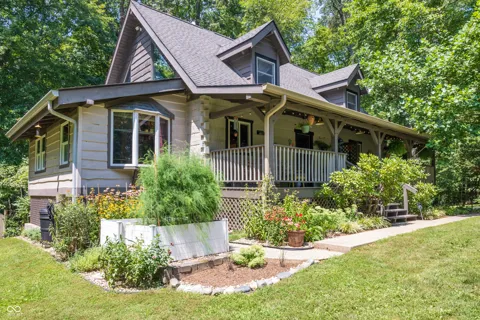1831 W Pagoda Path