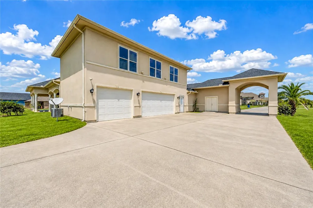 8245 Stacy Beaumont, TX 77705