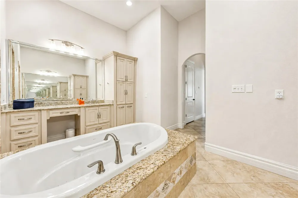 8245 Stacy Beaumont, TX 77705
