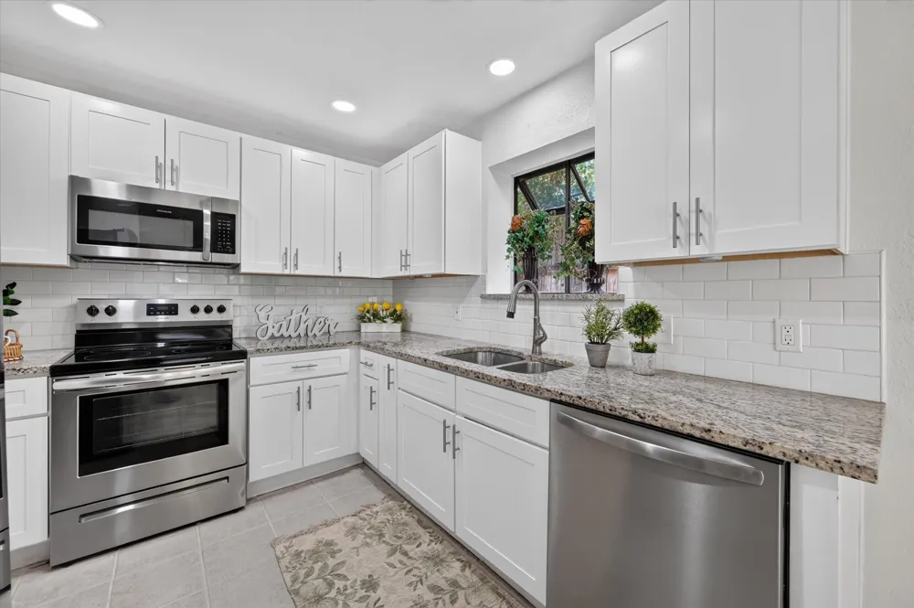 7717 Dove Court Watauga, TX 76148