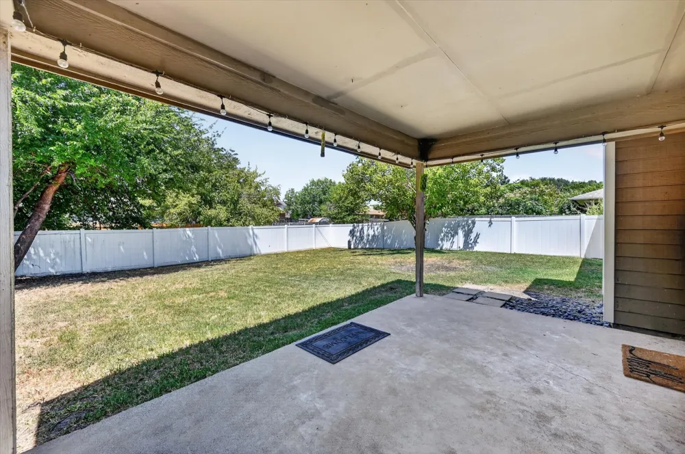7717 Dove Court Watauga, TX 76148