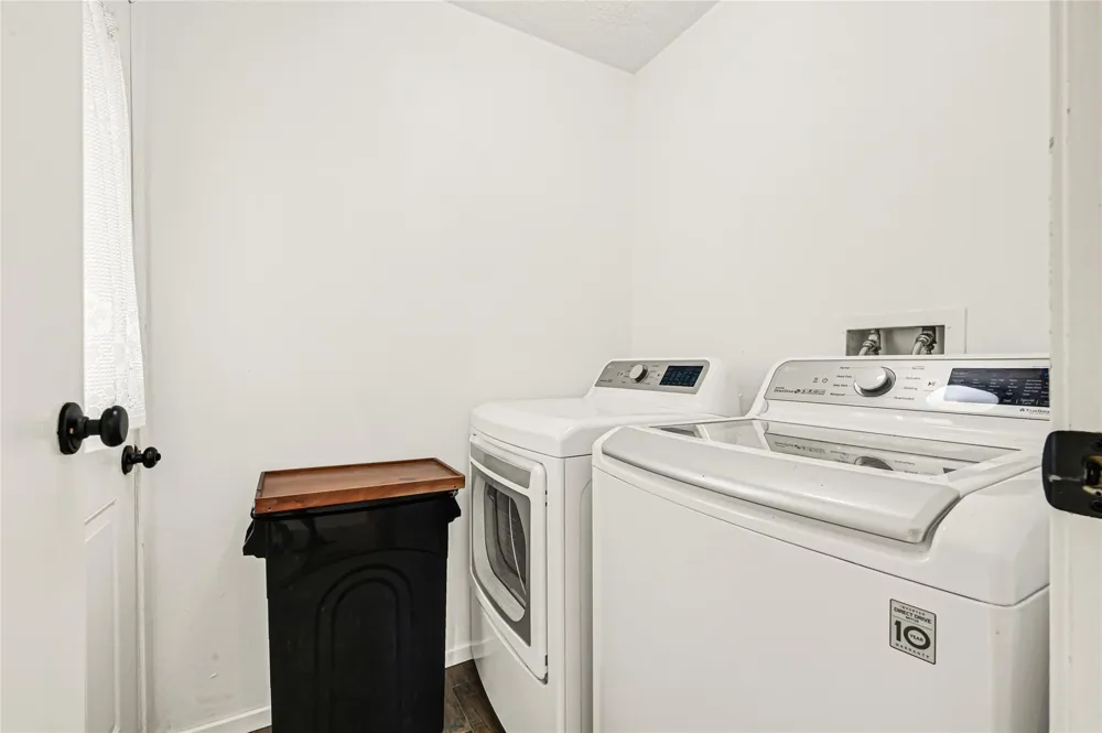 459 El Toro Lane Houston, TX 77598