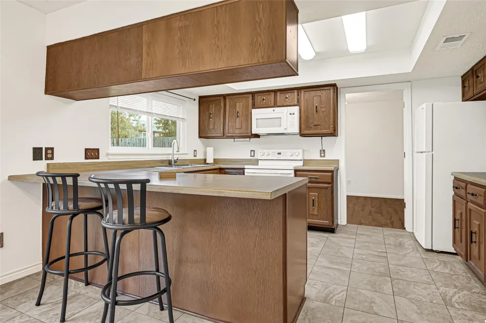 459 El Toro Lane Houston, TX 77598