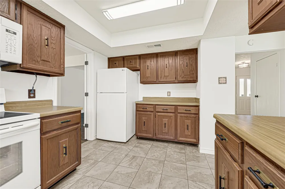 459 El Toro Lane Houston, TX 77598