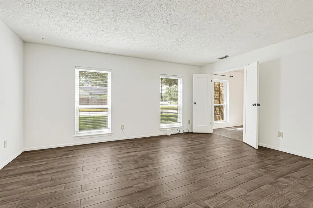 459 El Toro Lane Houston, TX 77598