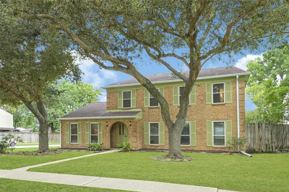 459 El Toro Lane Houston, TX 77598