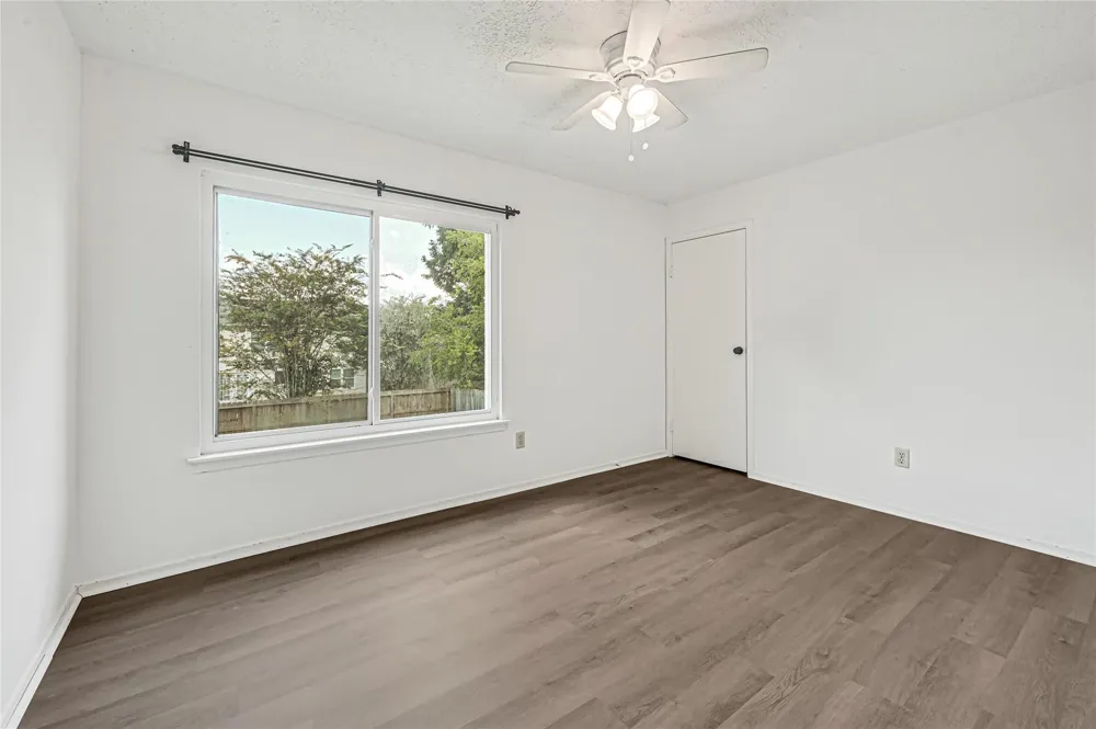 459 El Toro Lane Houston, TX 77598