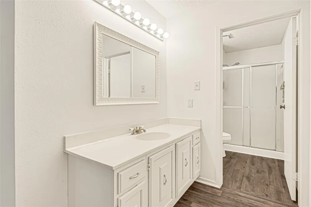 459 El Toro Lane Houston, TX 77598