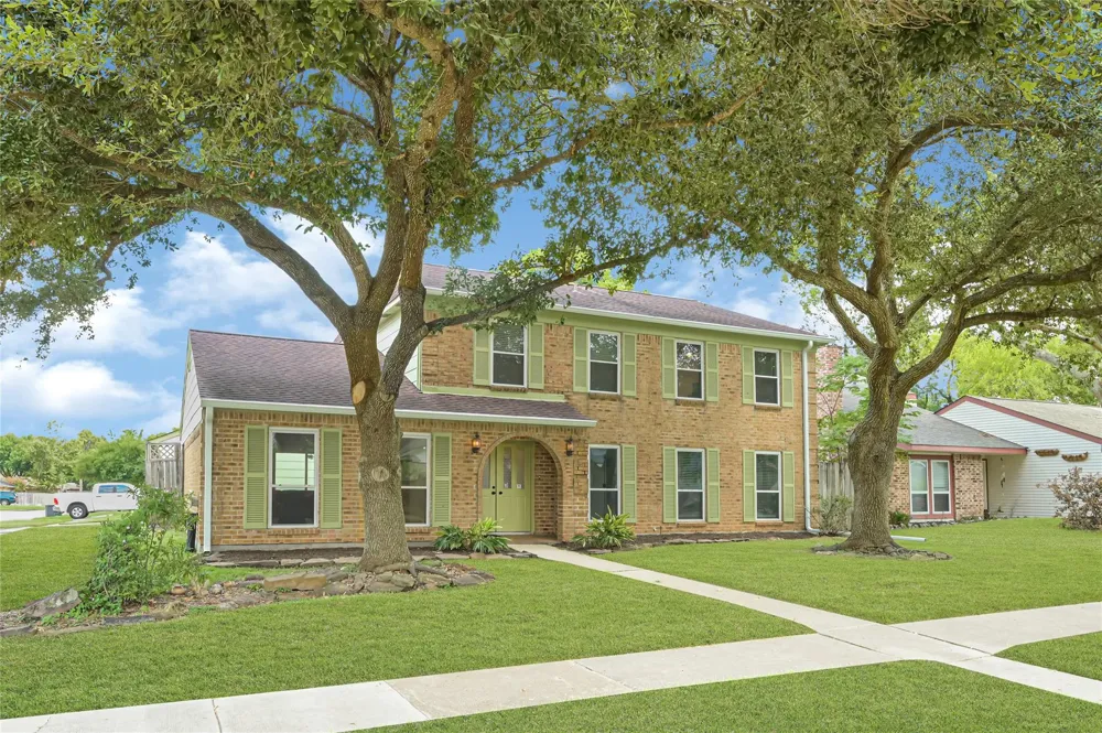 459 El Toro Lane Houston, TX 77598