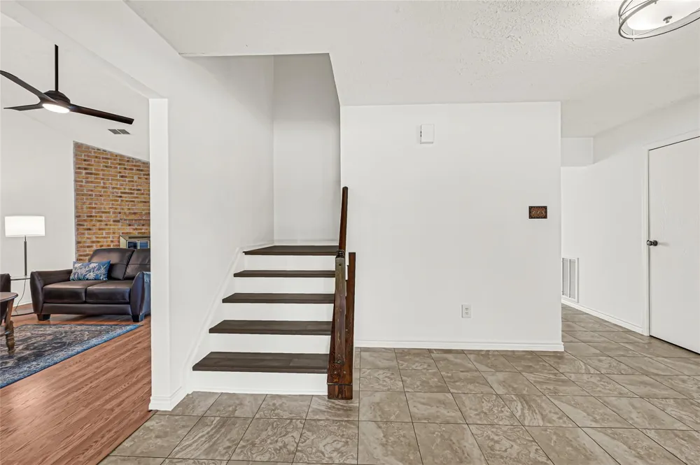 459 El Toro Lane Houston, TX 77598