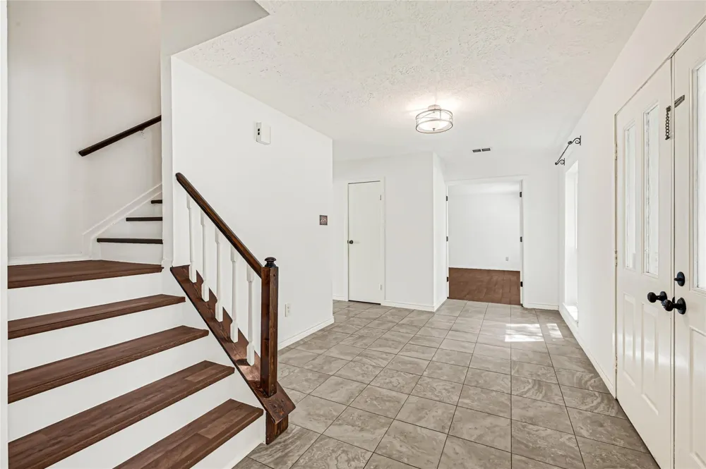 459 El Toro Lane Houston, TX 77598