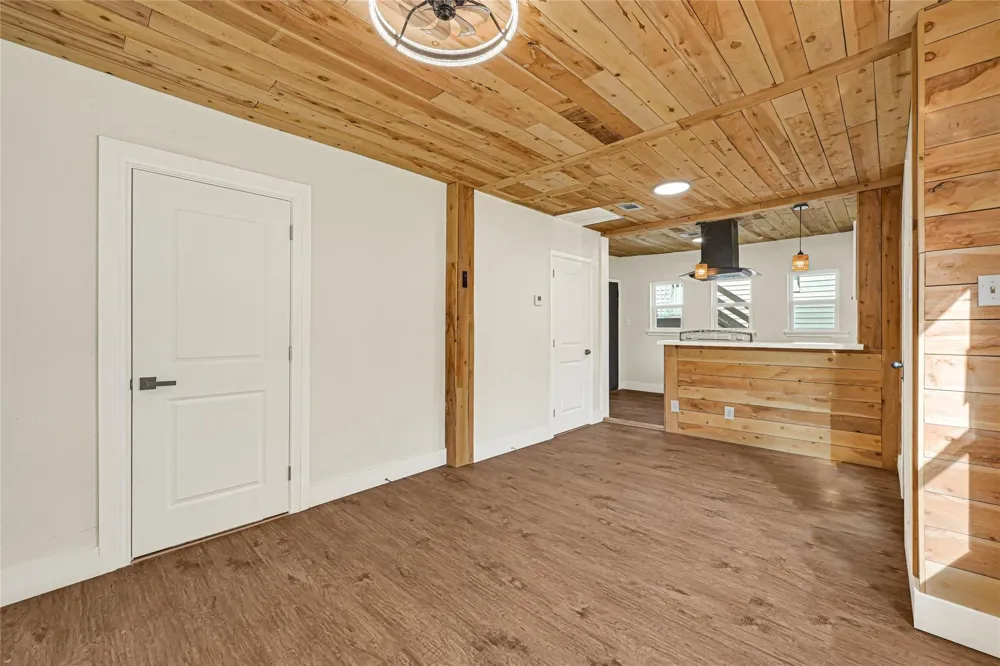 302 S 72nd Street Houston, TX 77011