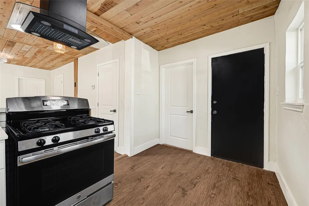 302 S 72nd Street Houston, TX 77011