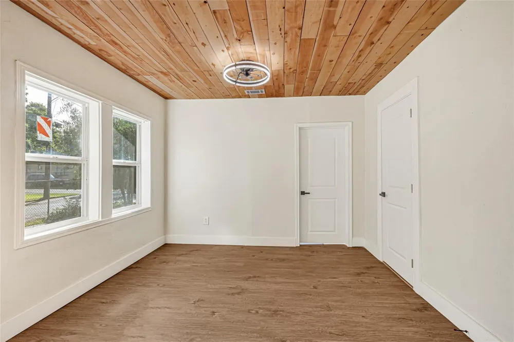 302 S 72nd Street Houston, TX 77011