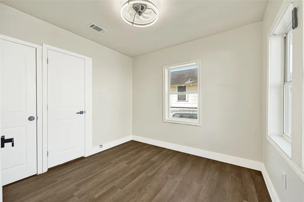 302 S 72nd Street Houston, TX 77011