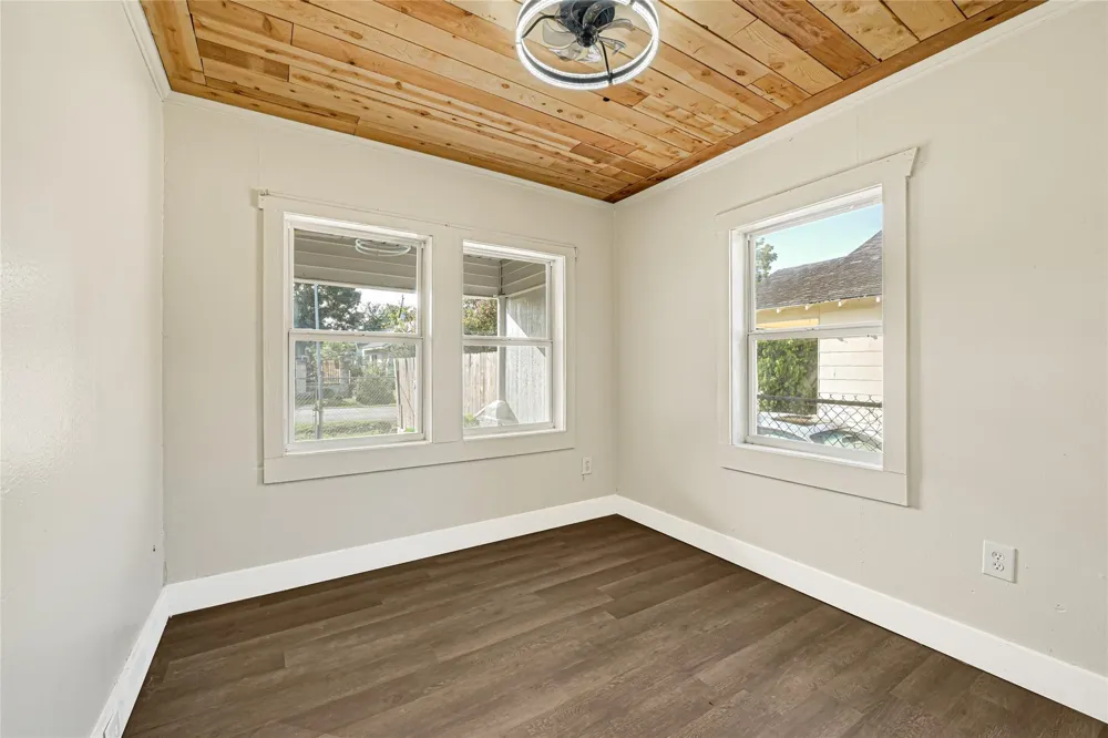 302 S 72nd Street Houston, TX 77011
