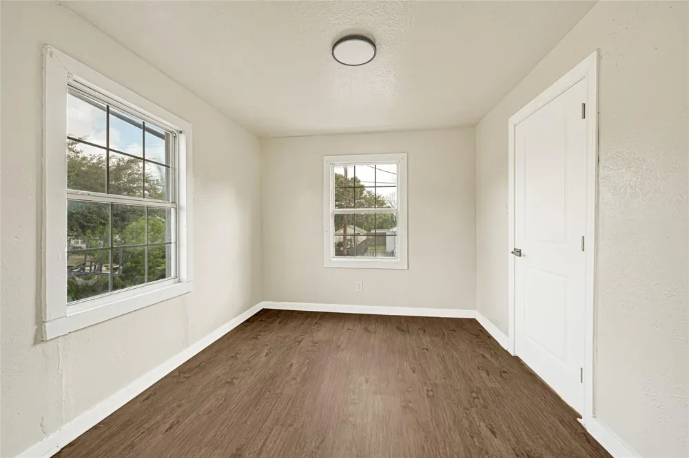 302 S 72nd Street Houston, TX 77011