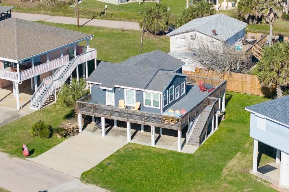 4211 Surf Drive Galveston, TX 77554
