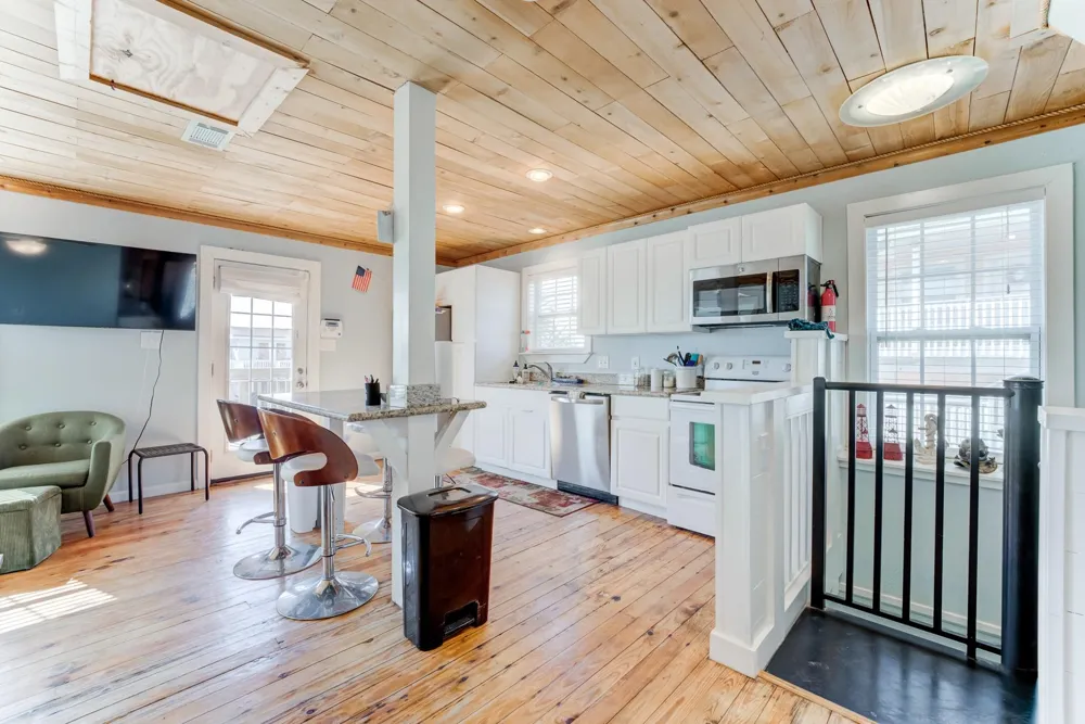 4211 Surf Drive Galveston, TX 77554