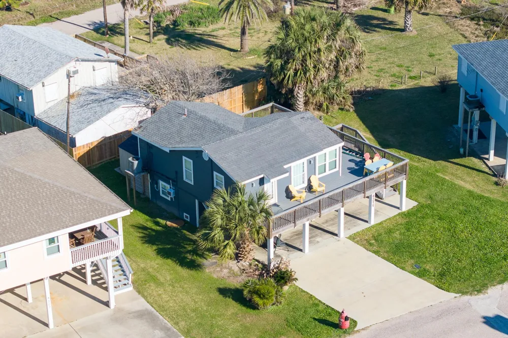 4211 Surf Drive Galveston, TX 77554