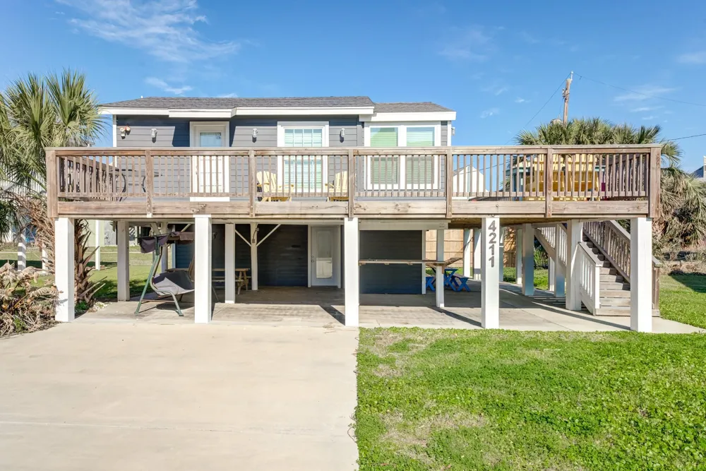 4211 Surf Drive Galveston, TX 77554