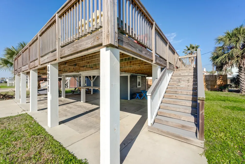 4211 Surf Drive Galveston, TX 77554