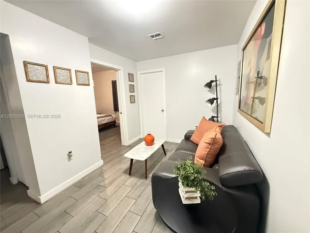 1604 SW 9th St #B Miami, FL 33135