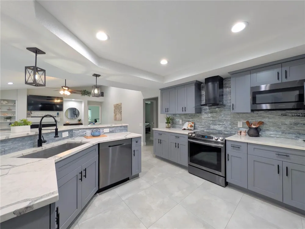 5101 E LONGBOAT BOULEVARD Tampa, FL 33615