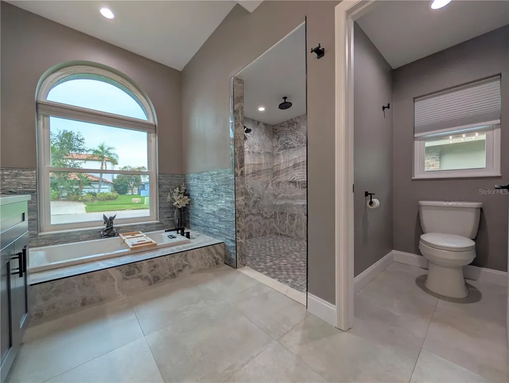 5101 E LONGBOAT BOULEVARD Tampa, FL 33615