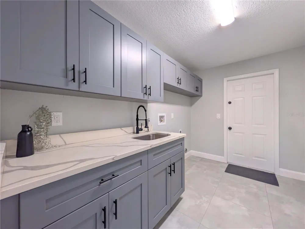 5101 E LONGBOAT BOULEVARD Tampa, FL 33615