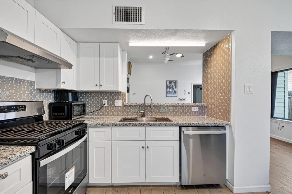 1106 Holbech Lane Channelview, TX 77530