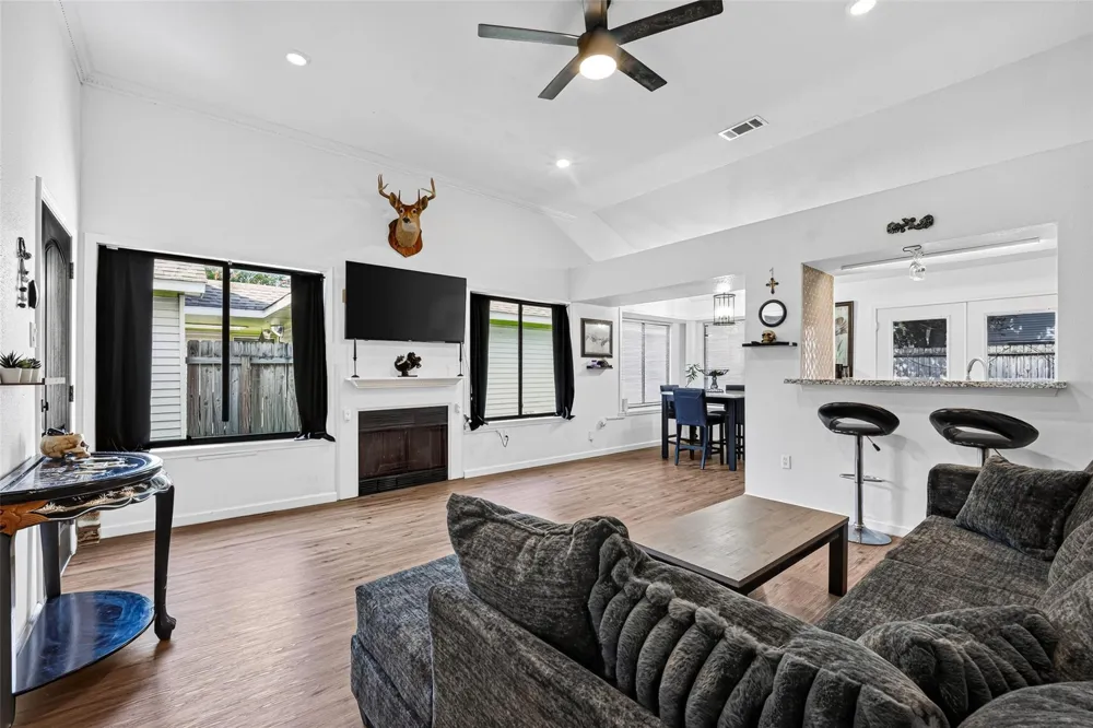 1106 Holbech Lane Channelview, TX 77530