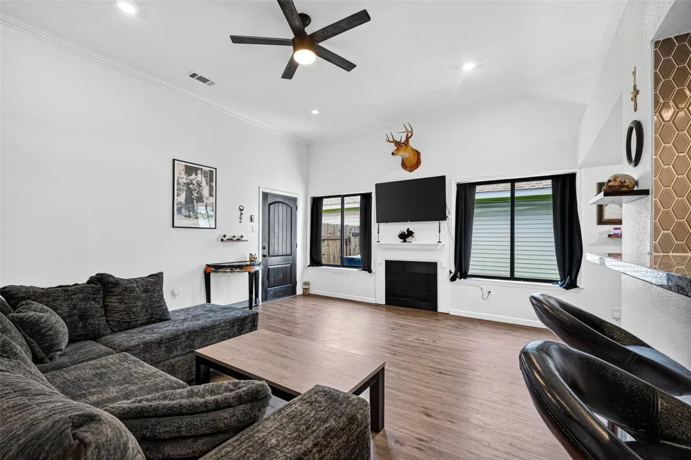 1106 Holbech Lane Channelview, TX 77530