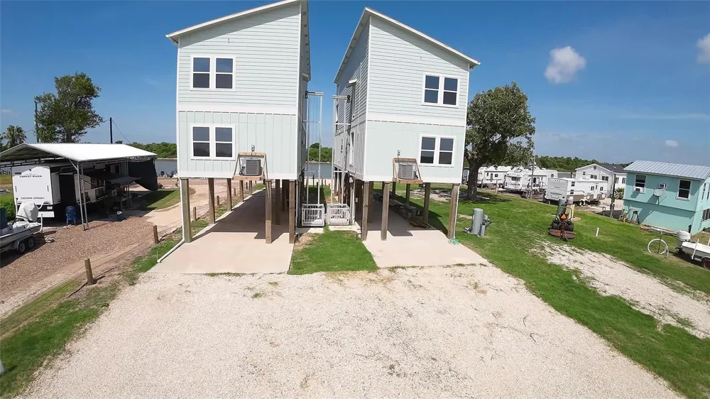 442 Private Road 670 Matagorda, TX 77457