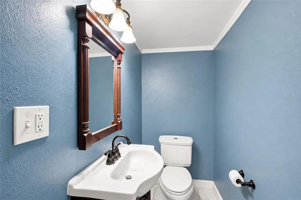 3827 38TH AVENUE St Petersburg, FL 33713