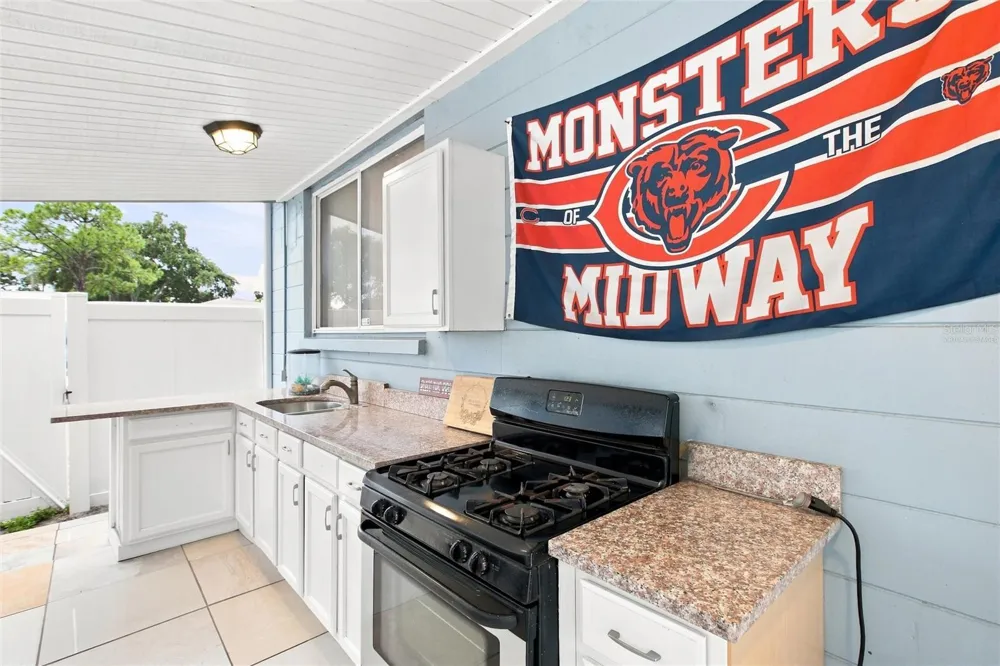 3827 38TH AVENUE St Petersburg, FL 33713
