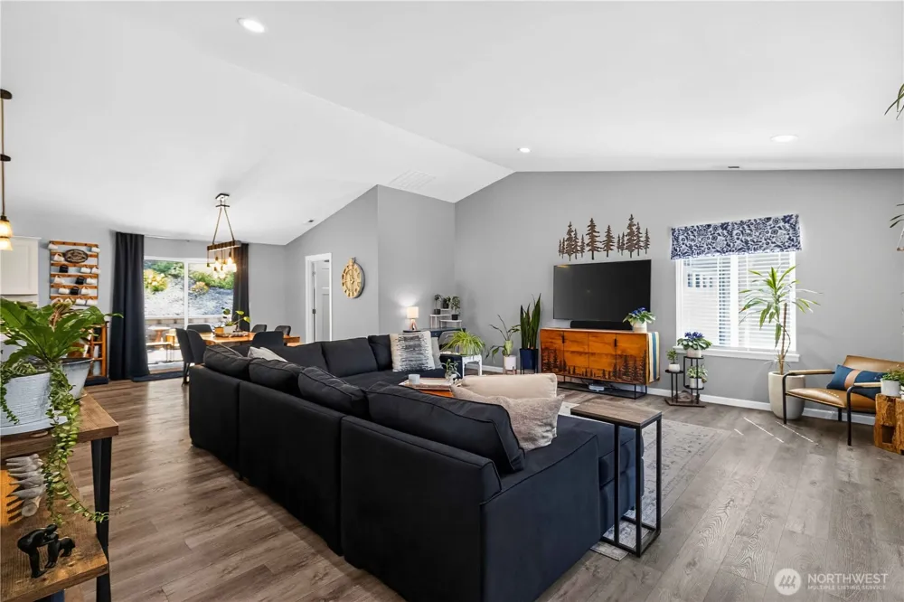 210 Echo Lane Longview, WA 98632
