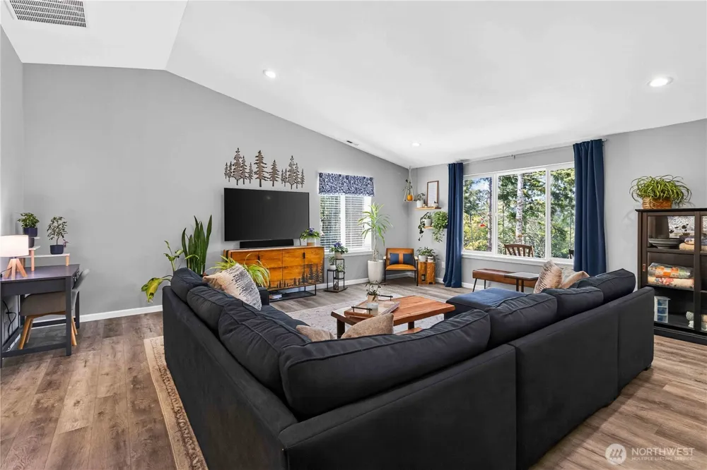 210 Echo Lane Longview, WA 98632
