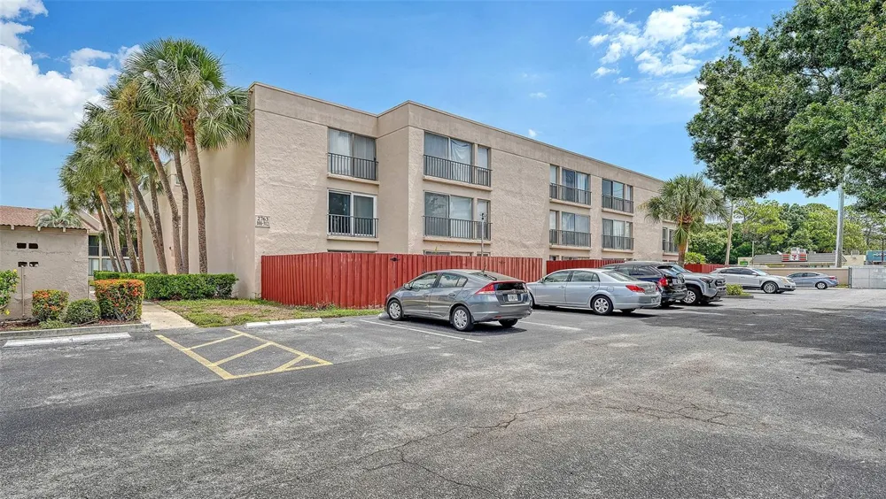 2763 WOODGATE LANE #104 Sarasota, FL 34231