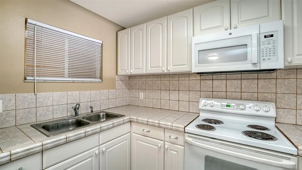 2763 WOODGATE LANE #104 Sarasota, FL 34231