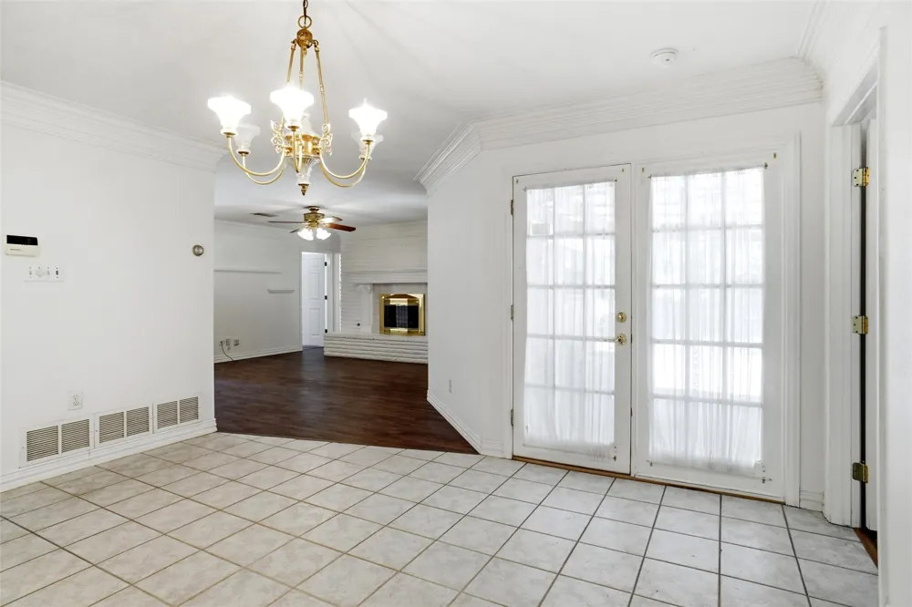 1812 Kynette Drive Euless, TX 76040