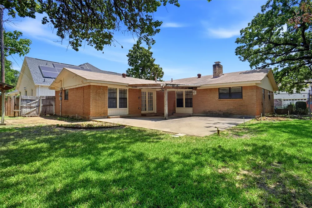 1812 Kynette Drive Euless, TX 76040