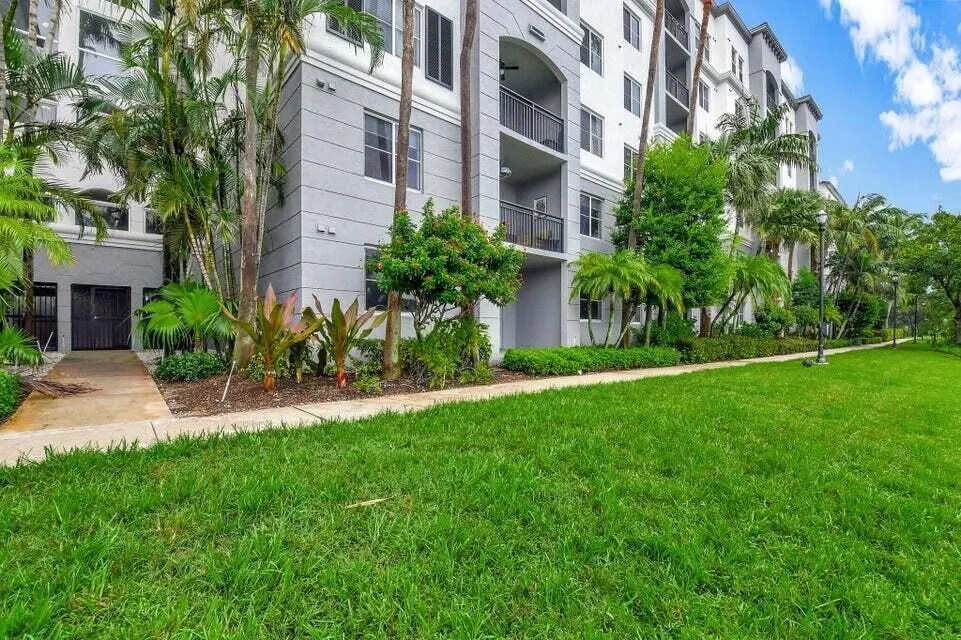 1660 Renaissance Commons Boulevard #2507 Boynton Beach, FL 33426