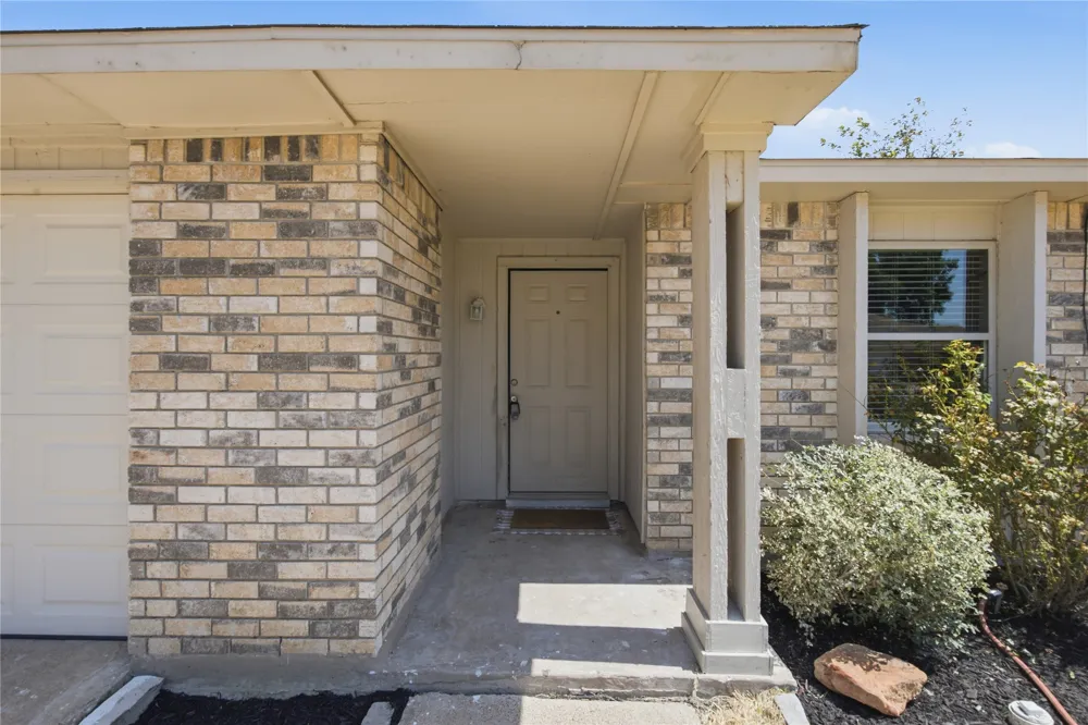 5661 Pearce Street The Colony, TX 75056