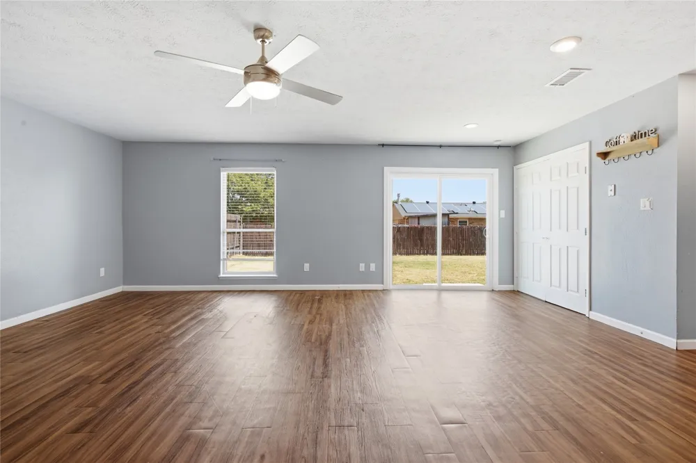 5661 Pearce Street The Colony, TX 75056