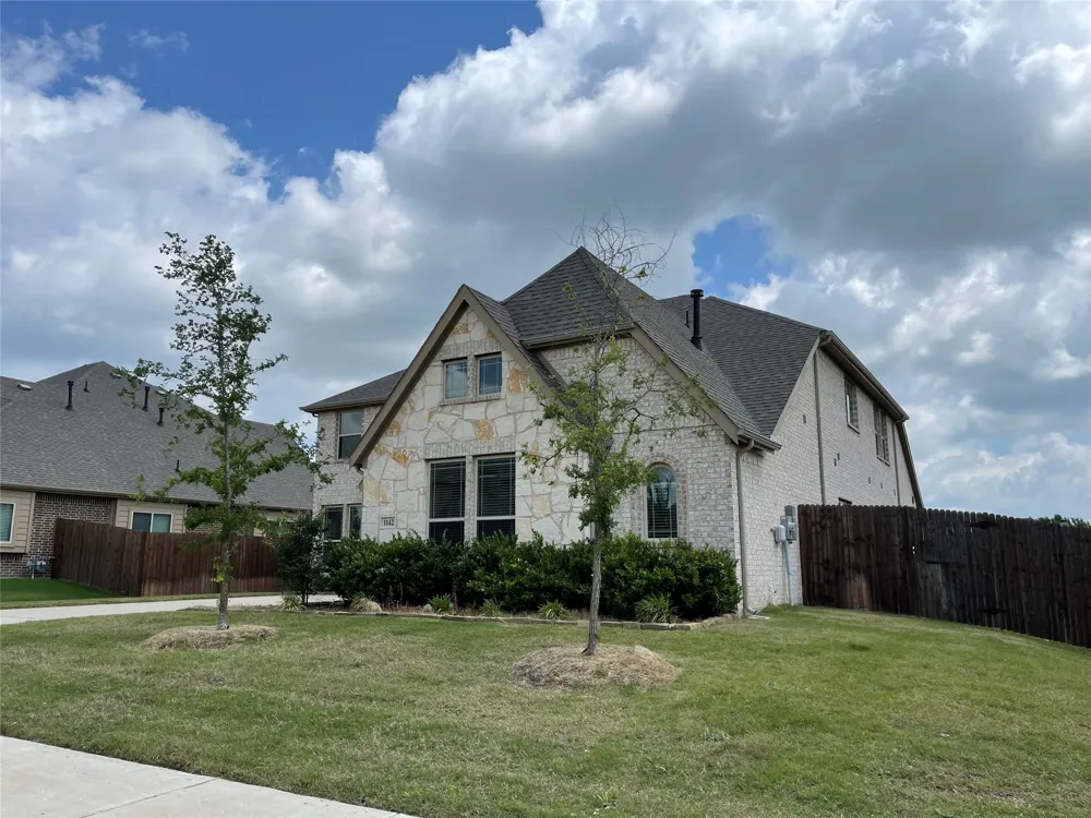 1142 Timber Ridge Drive Midlothian, TX 76065