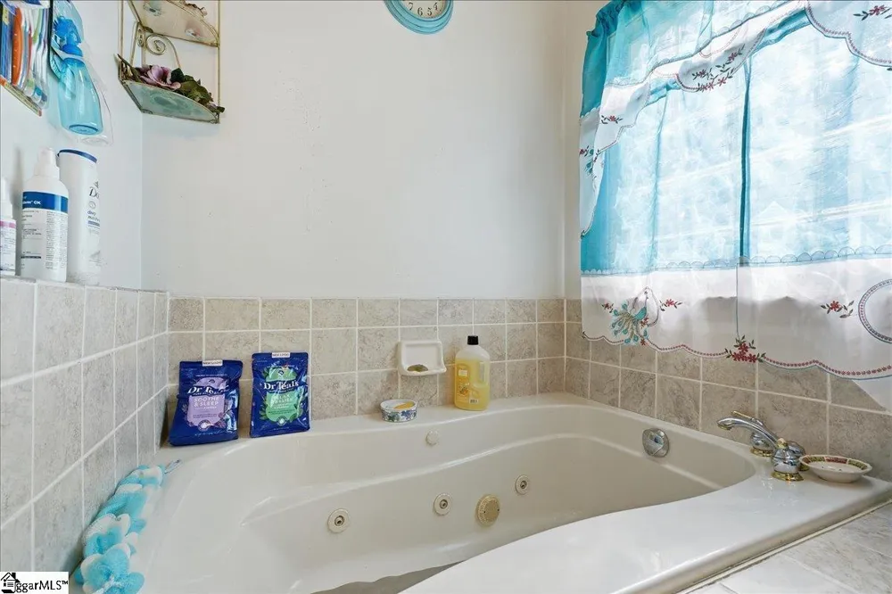 185 Williams Drive Campobello, SC 29322