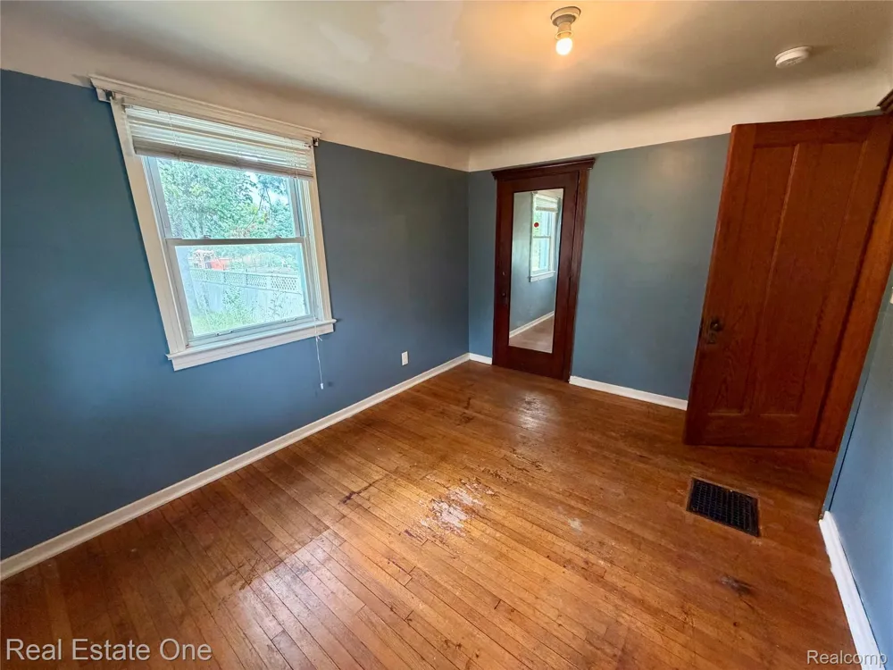4985 Denton Road Canton Charter Township, MI 48188